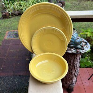 FIESTAWARE CLASSIC RIM 3 PIECE PLACE SETTING SUNFLOWER